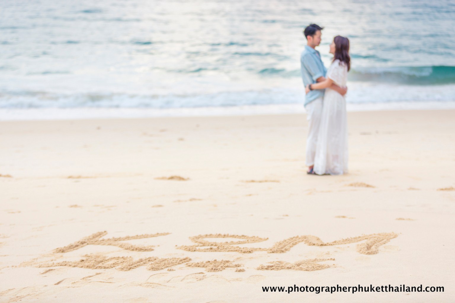 honeymoon couple photoshoot at naithon beach phuket
