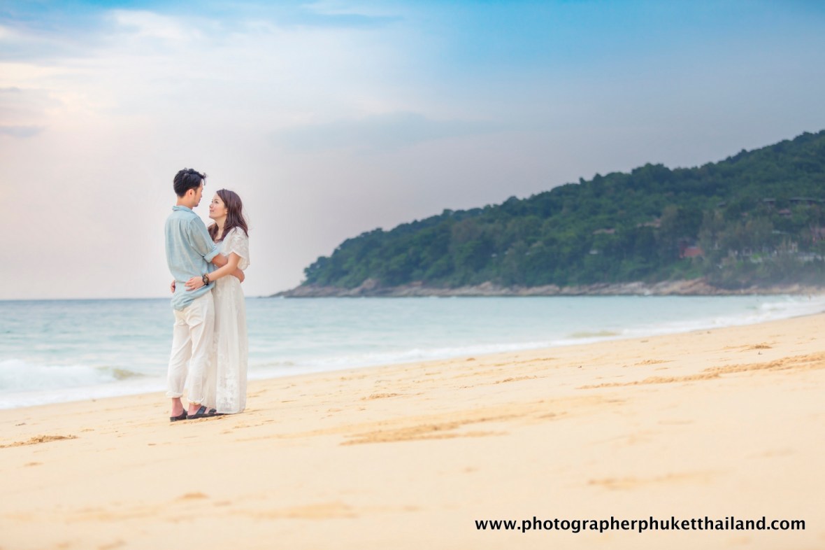 honeymoon couple photoshoot at naithon beach phuket