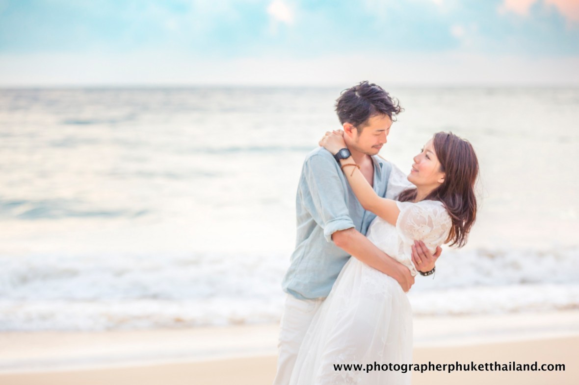 couple photo session at naithon beach
