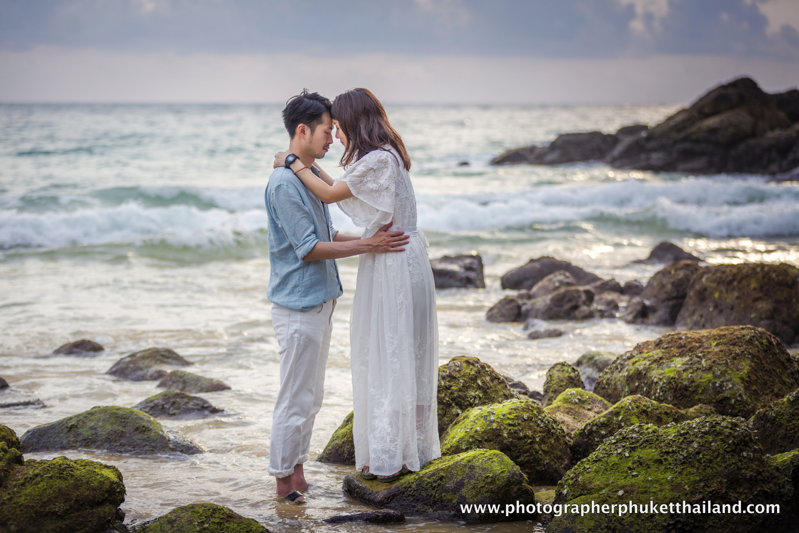 couple photo session at naithon beach