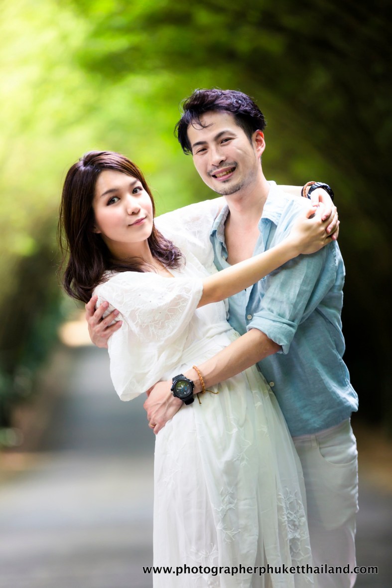 couple photoshoot at the Pavillion phuket