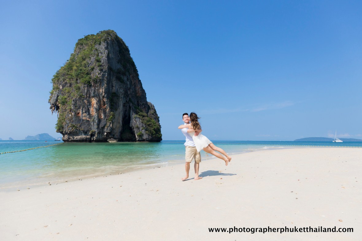 couple photoshoot at pranang cave beach krabi