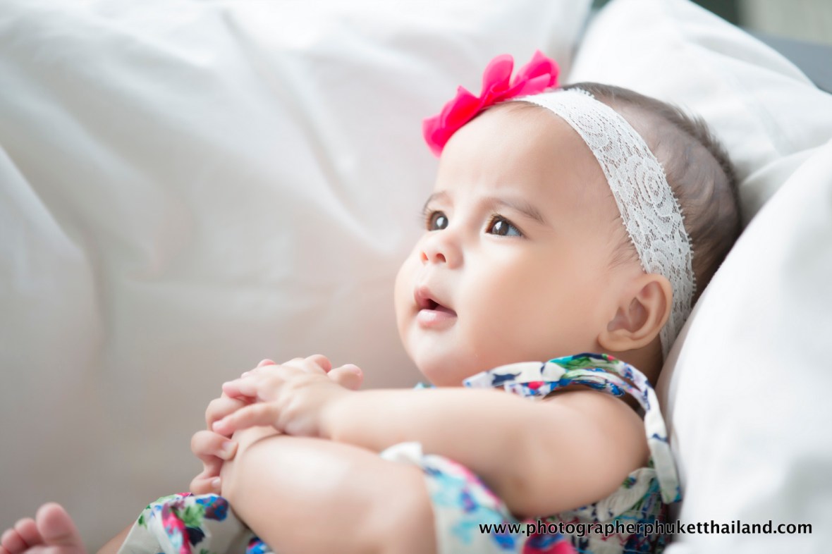 family photo session at como point yamu phuket