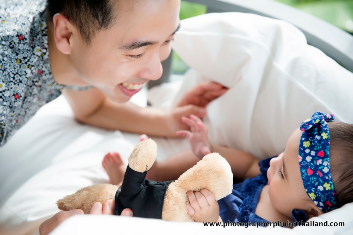 family photo session at como point yamu phuket