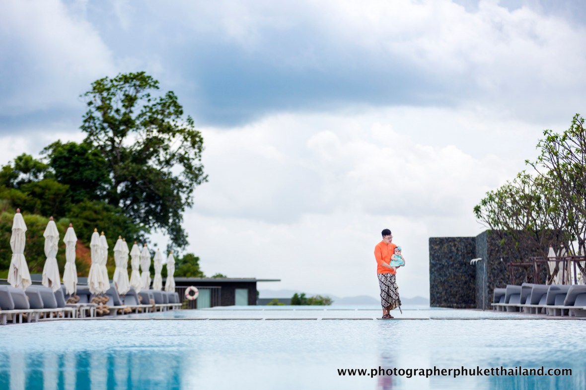 family photo session at como point yamu phuket
