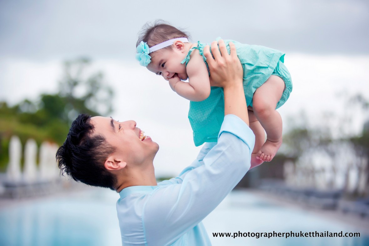 family photo session at como point yamu phuket
