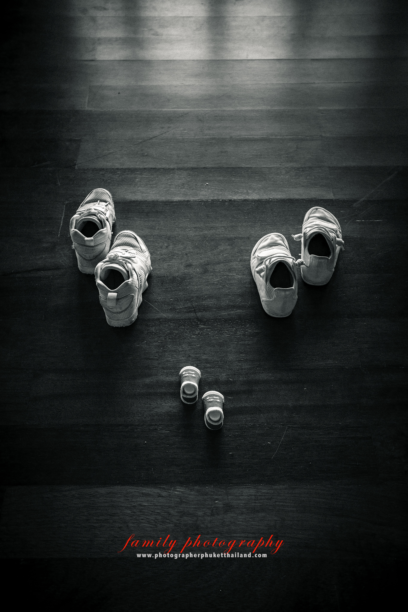 maternity photo session at paresa resort phuket