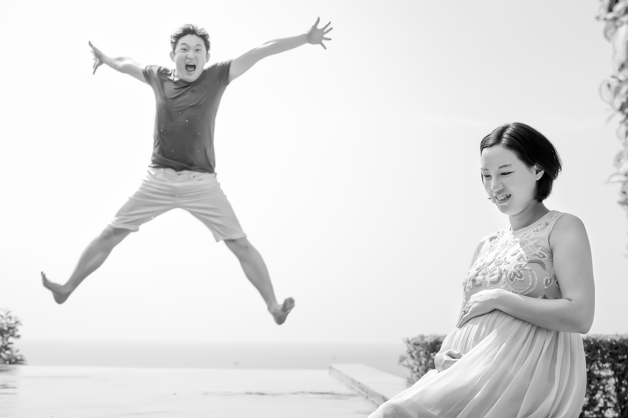 maternity photo session at paresa resort phuket