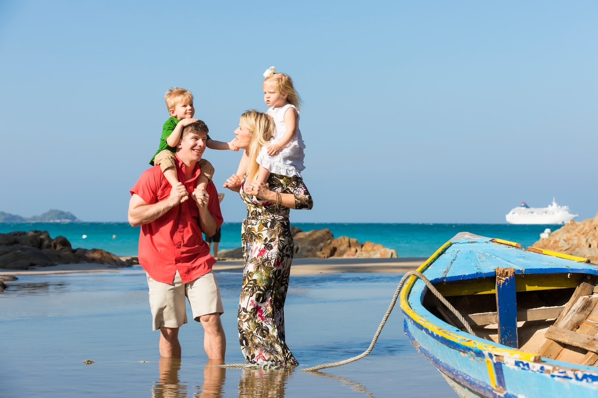 family photoshoot at patong beach