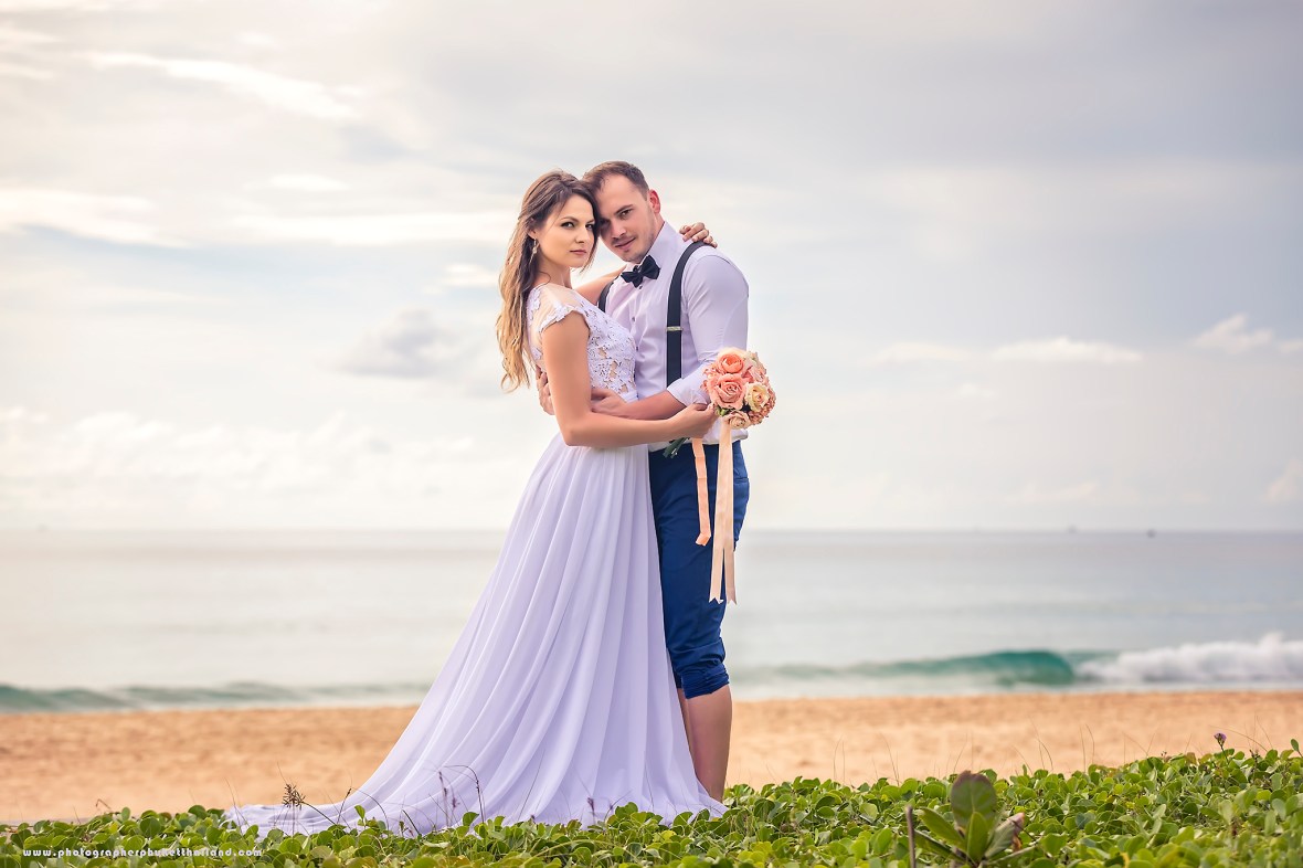 pre wedding photoshoot at karon beach phuket