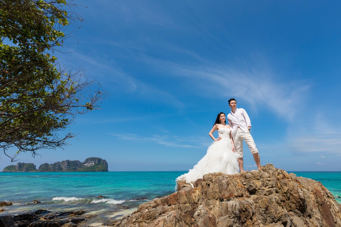 pre wedding photoshoot at Bamboo island
