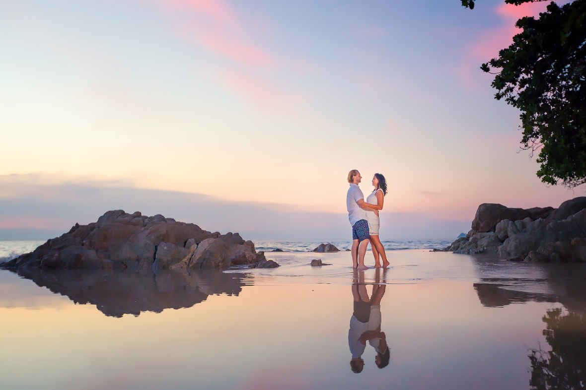 couple photoshoot at patong beach phuket