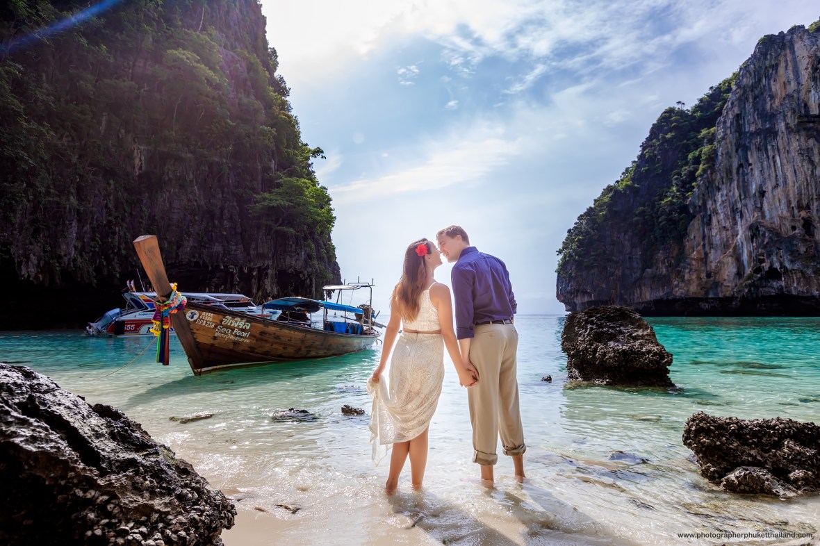 engagement photoshoot at pileh lagoon phi phi island krabi