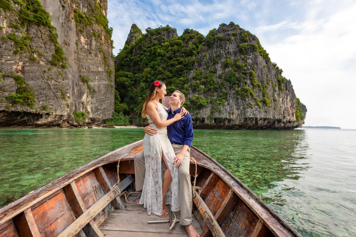 phi phi engagement photography