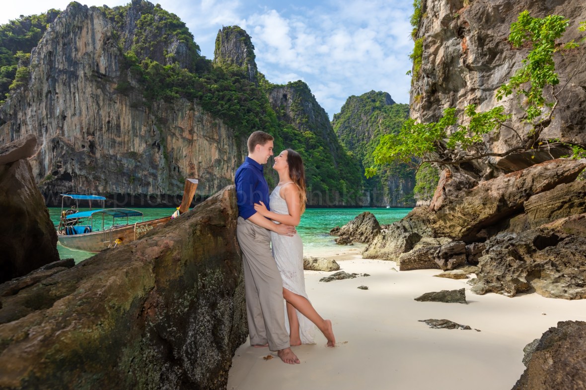 phi phi engagement photography