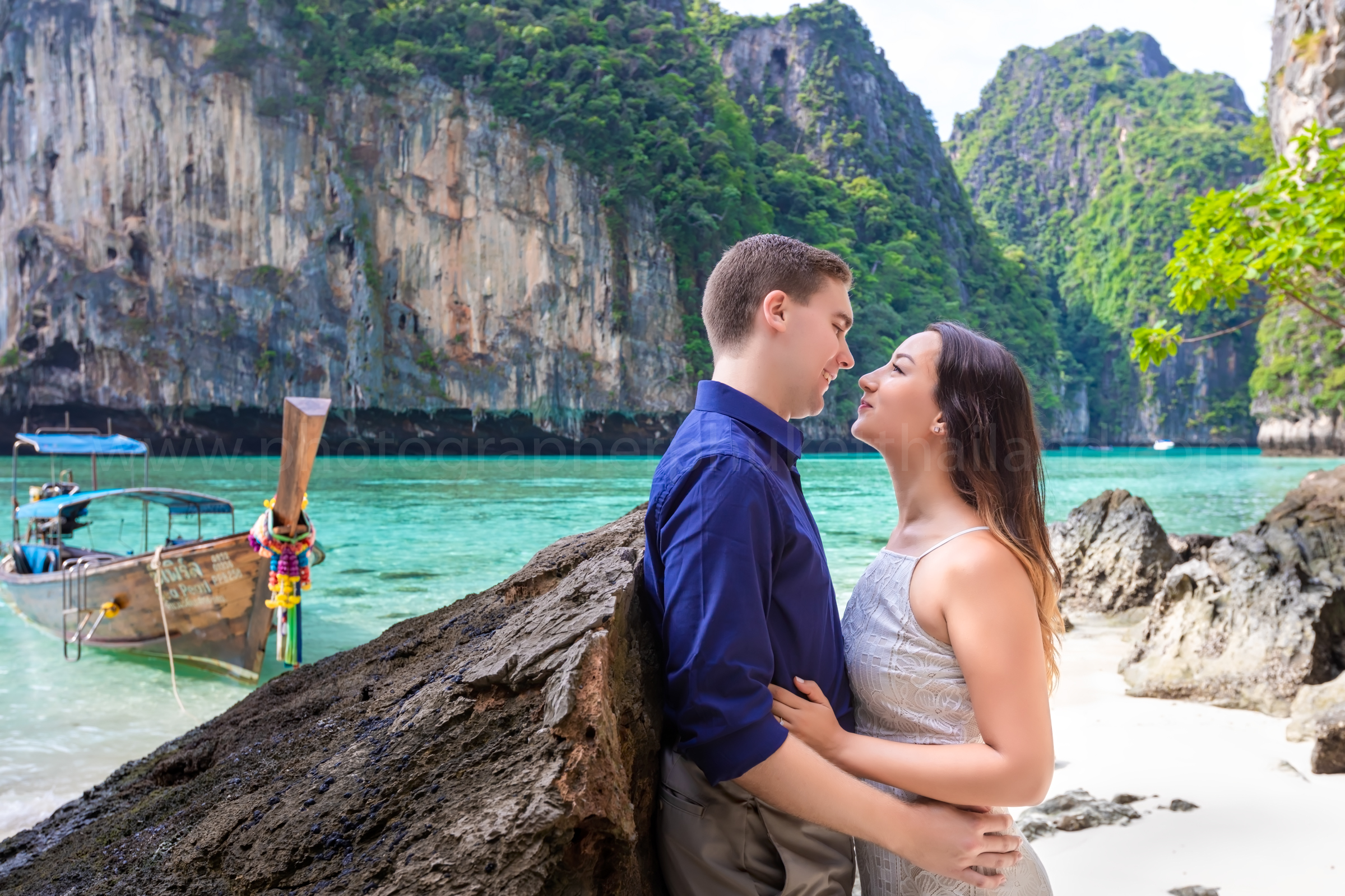 phi phi engagement photography
