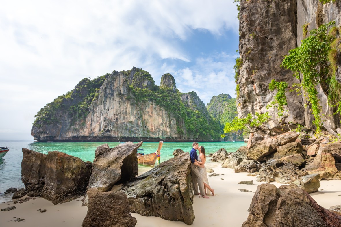 phi phi engagement photography