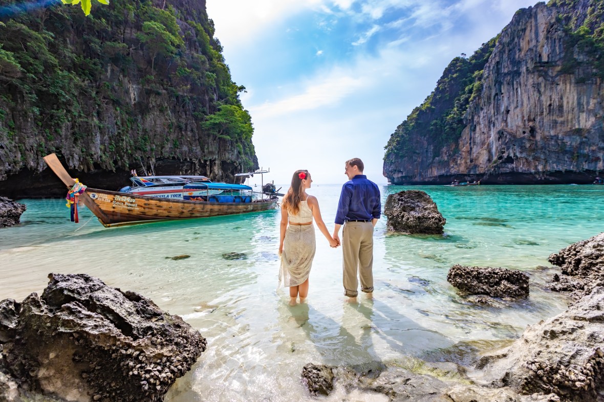 phi phi engagement photography