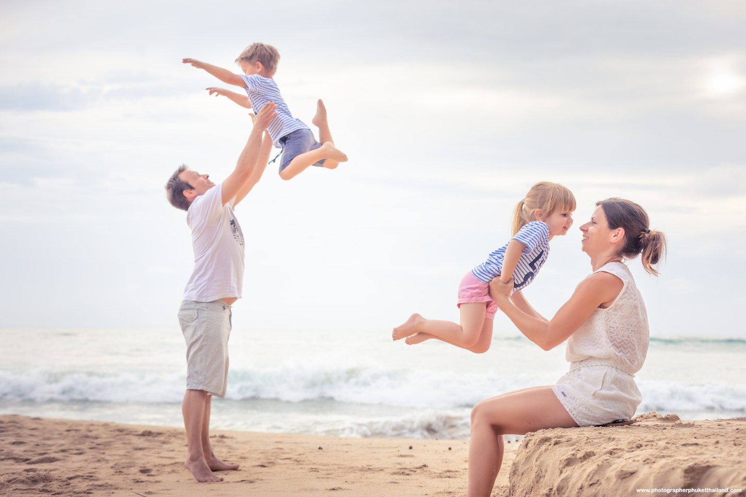 phuket family photoshoot at kamala beach phuket