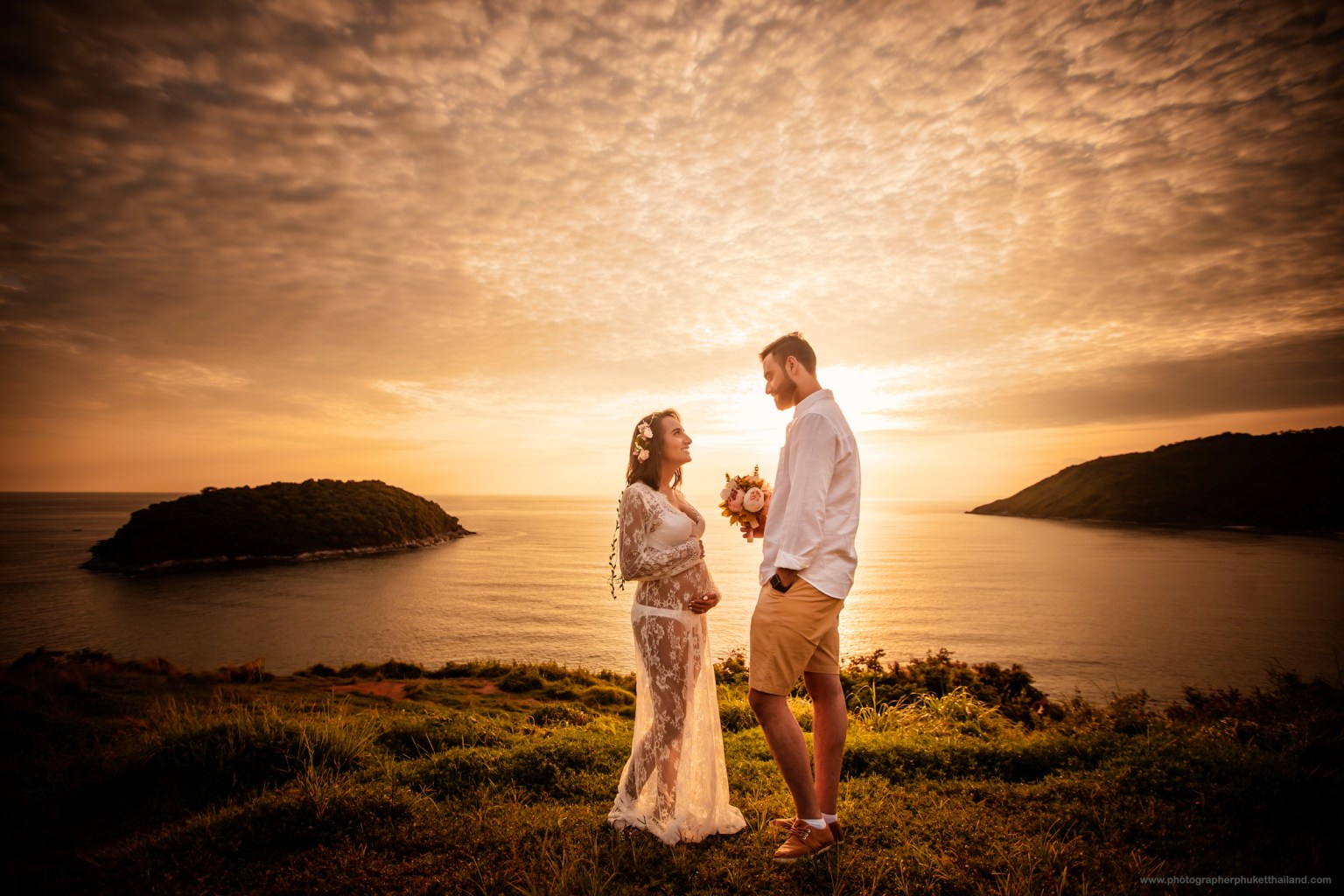 Maternity photoshoot by phuket photographer