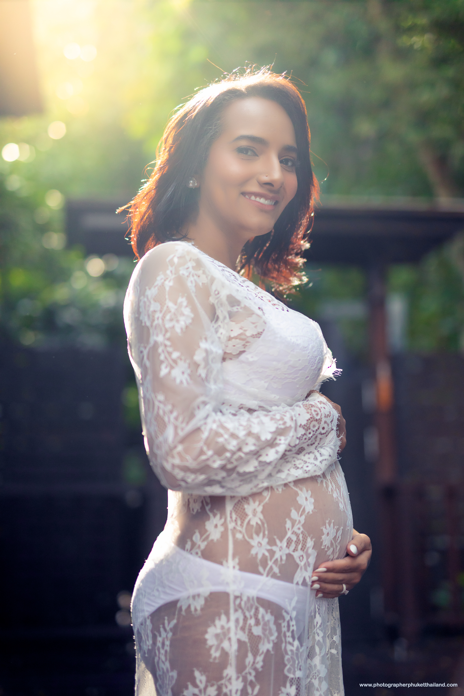 Maternity photoshoot by phuket photographer