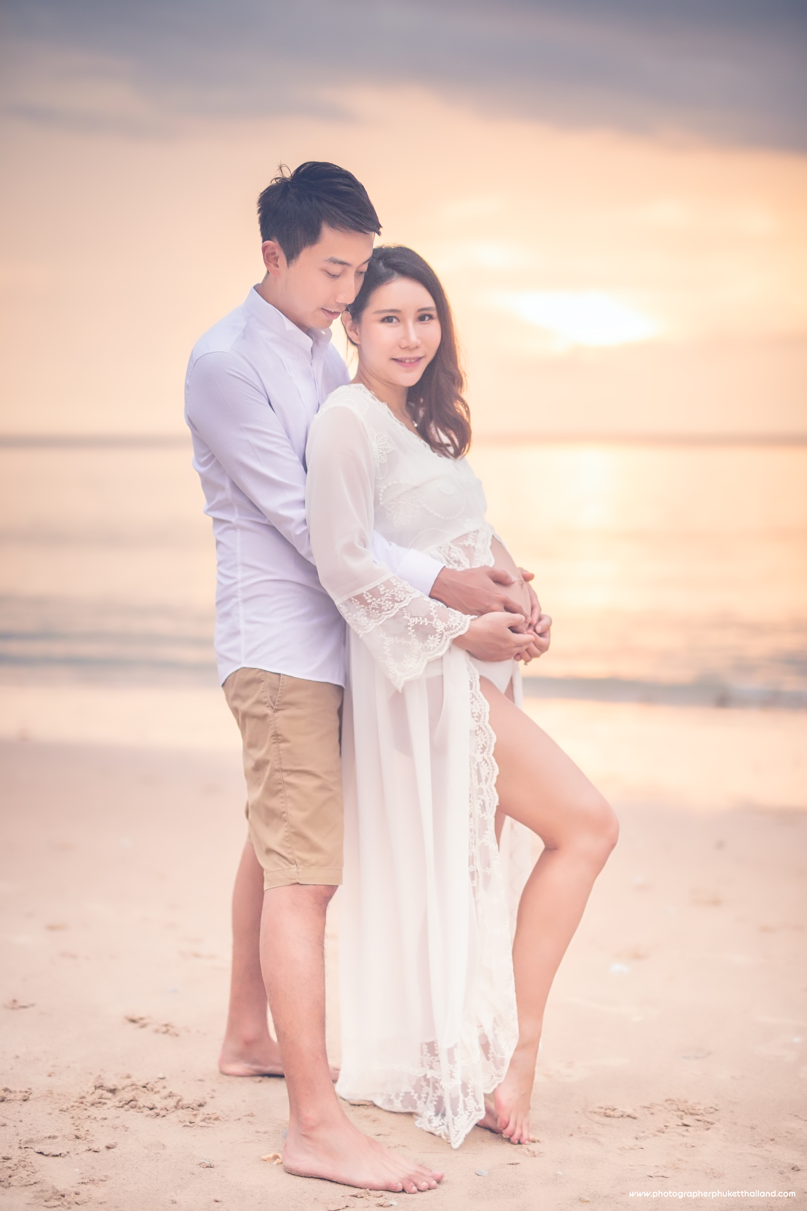 maternity photoshoot at le phang beach phuket