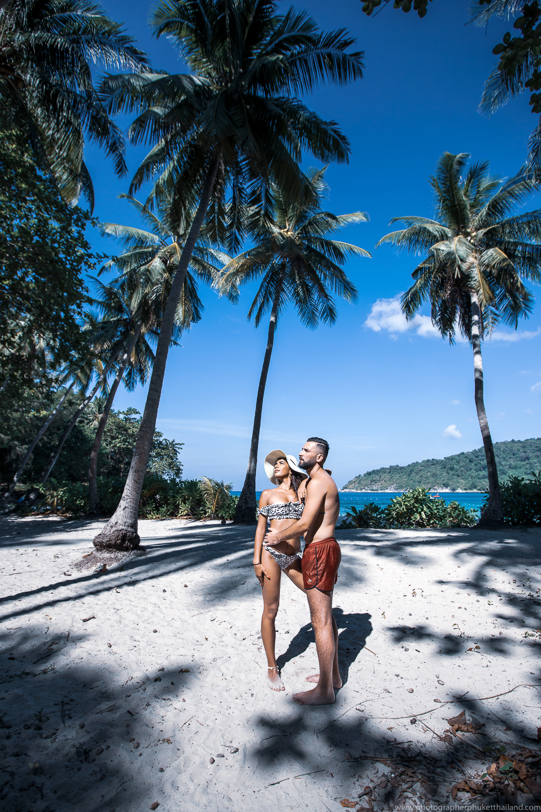 honeymoon couple photoshoot at freedom beach phuket