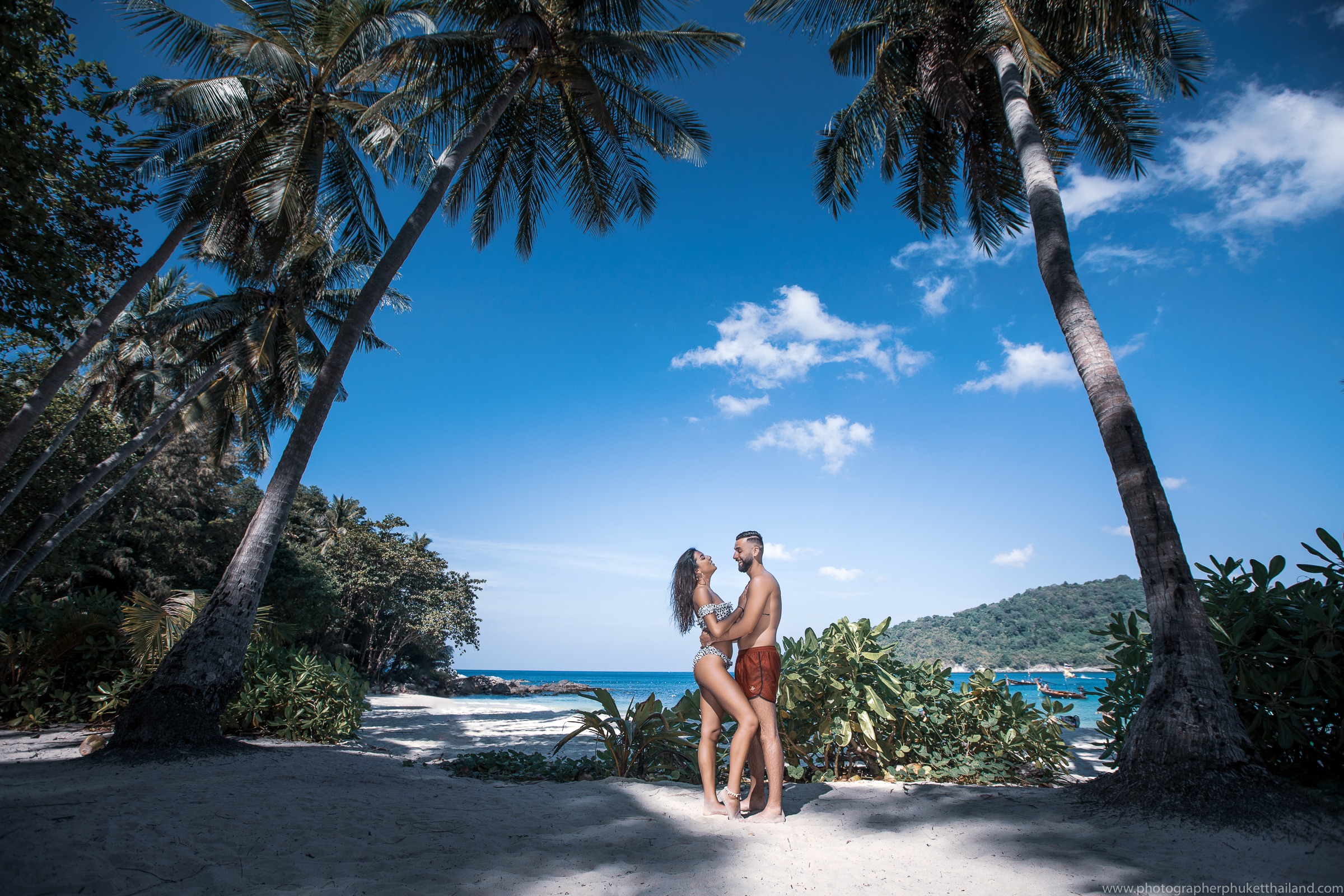 honeymoon couple photoshoot at freedom beach phuket