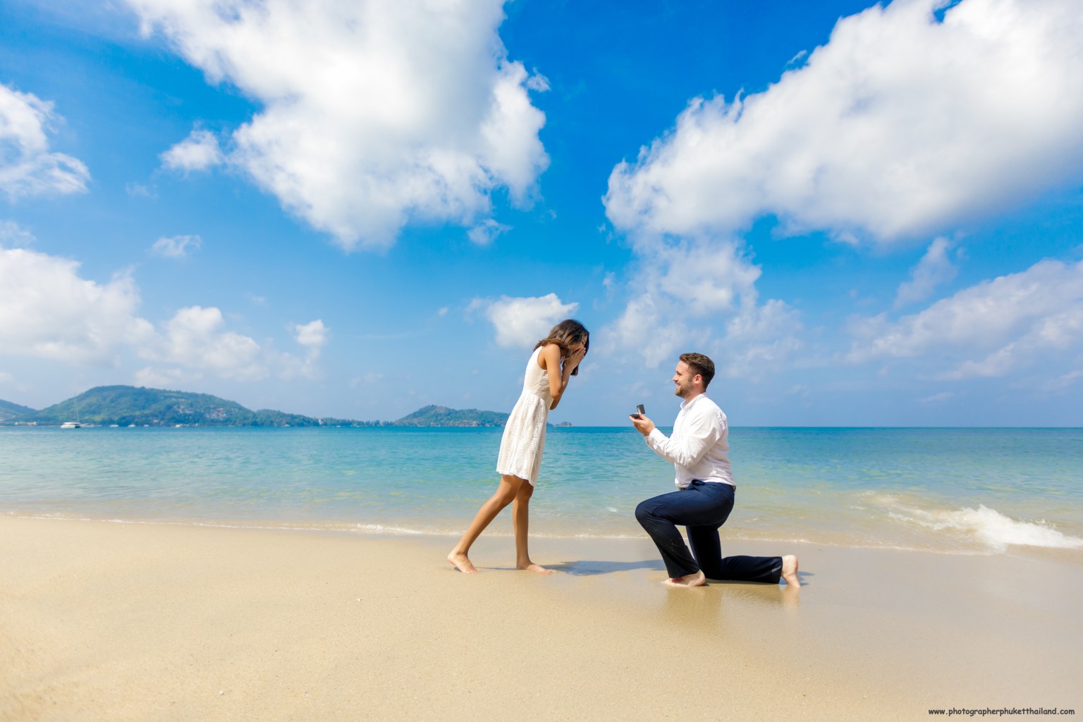 Surprise Marriage proposal photoshoot by phuket photographer