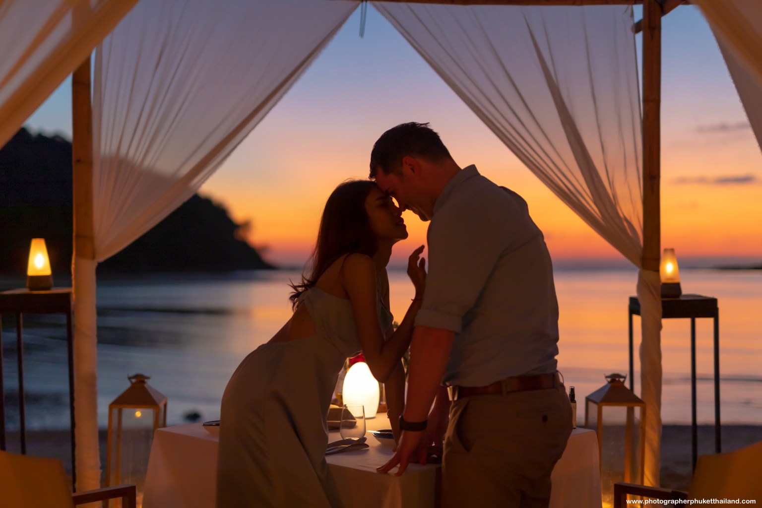 romantic sunset dinner photoshoot by phuket photographer
