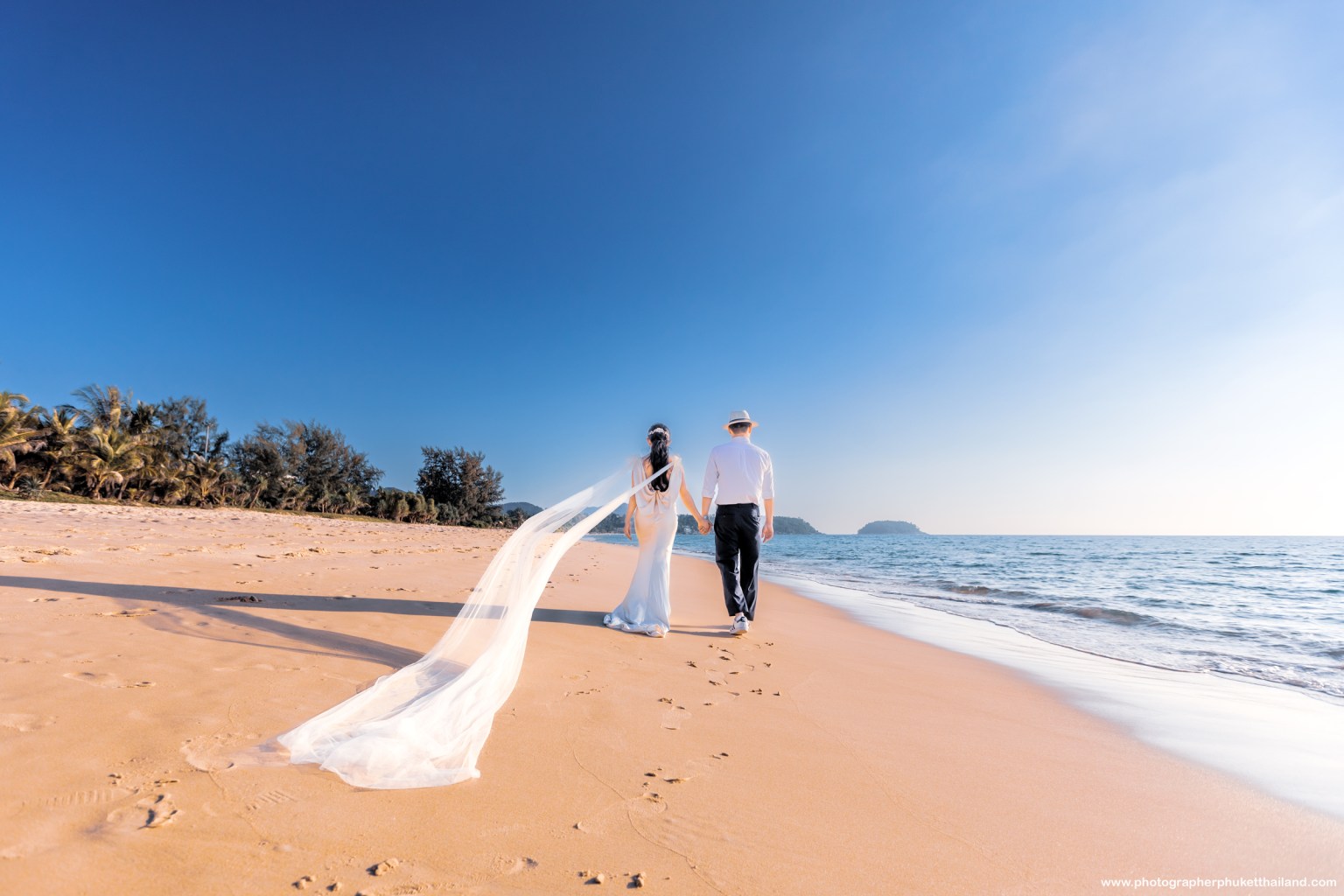 pre wedding photoshoot at karon beach by phuket photographer