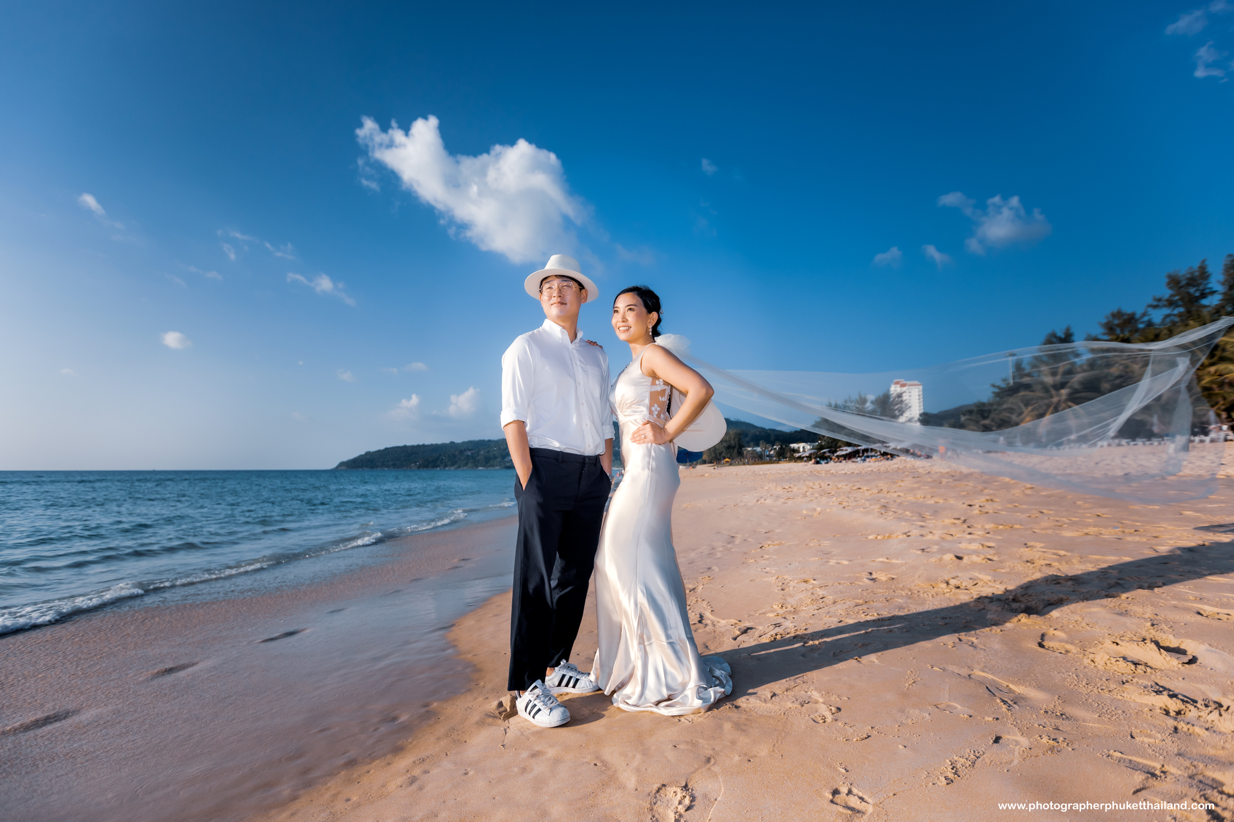 pre wedding photoshoot at karon beach phuket