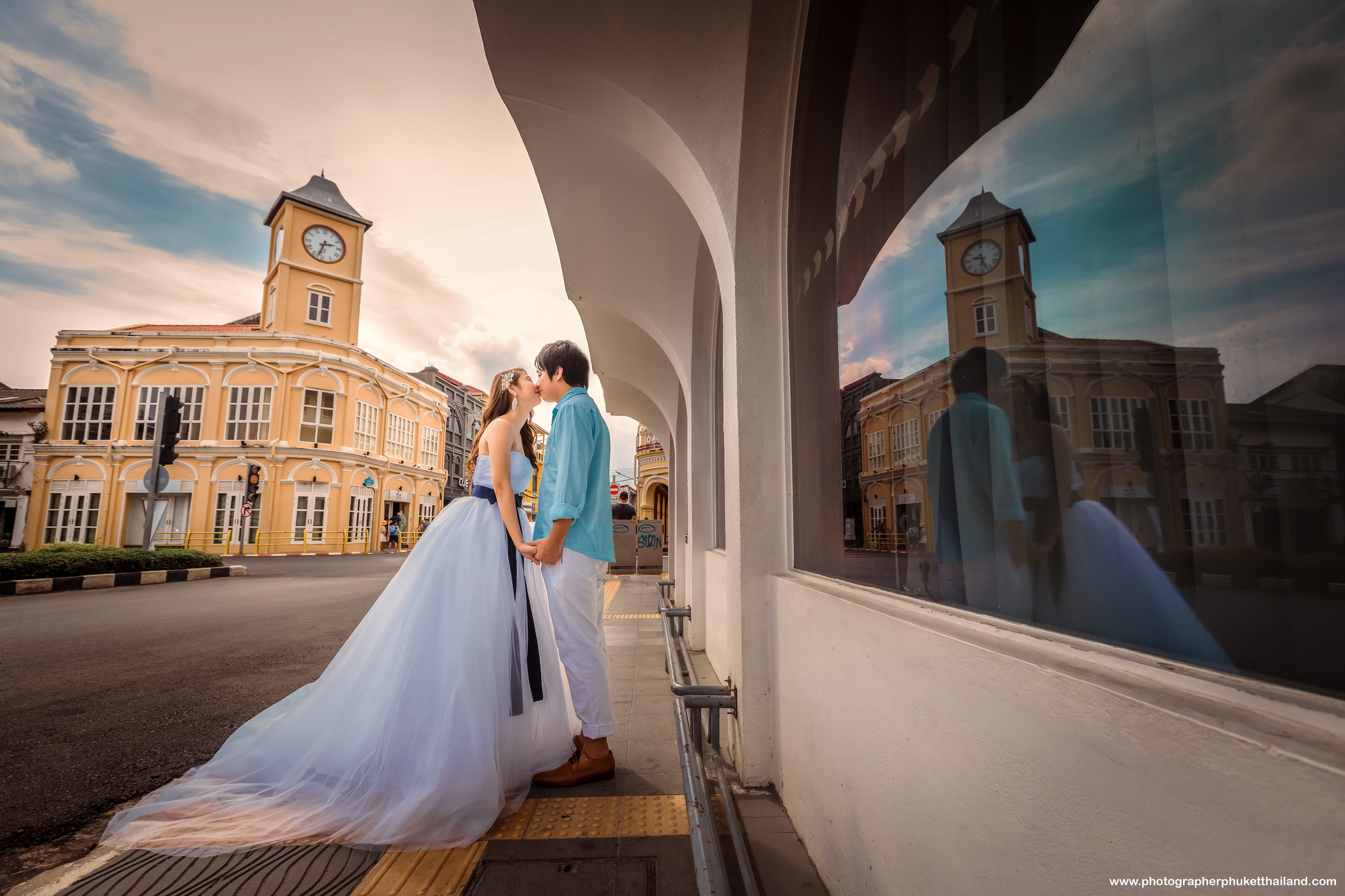 pre wedding photoshoot at phuket old town