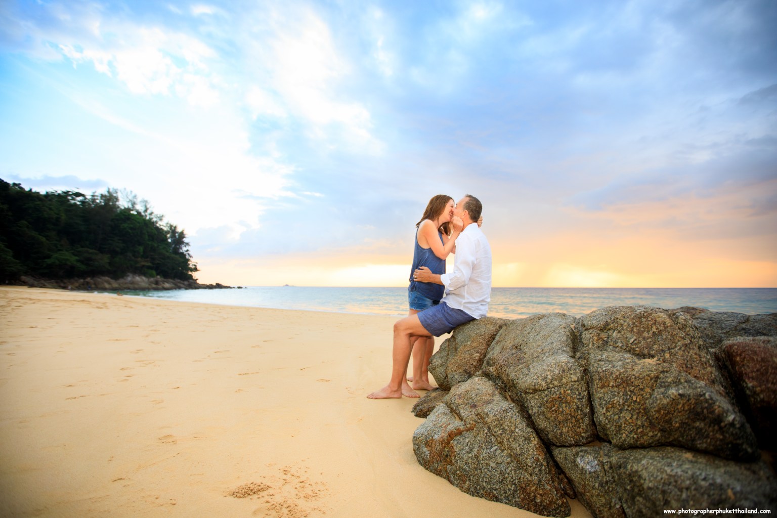 honeymoon couple photoshoot at naithon beach phuket