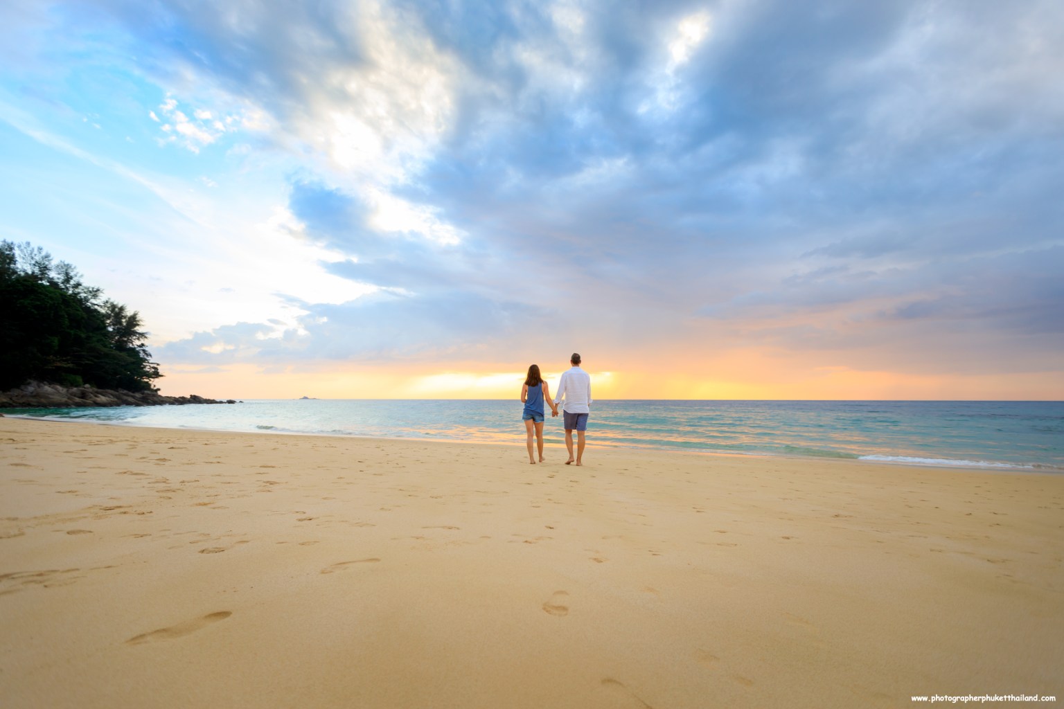 honeymoon couple photoshoot at naithon beach phuket