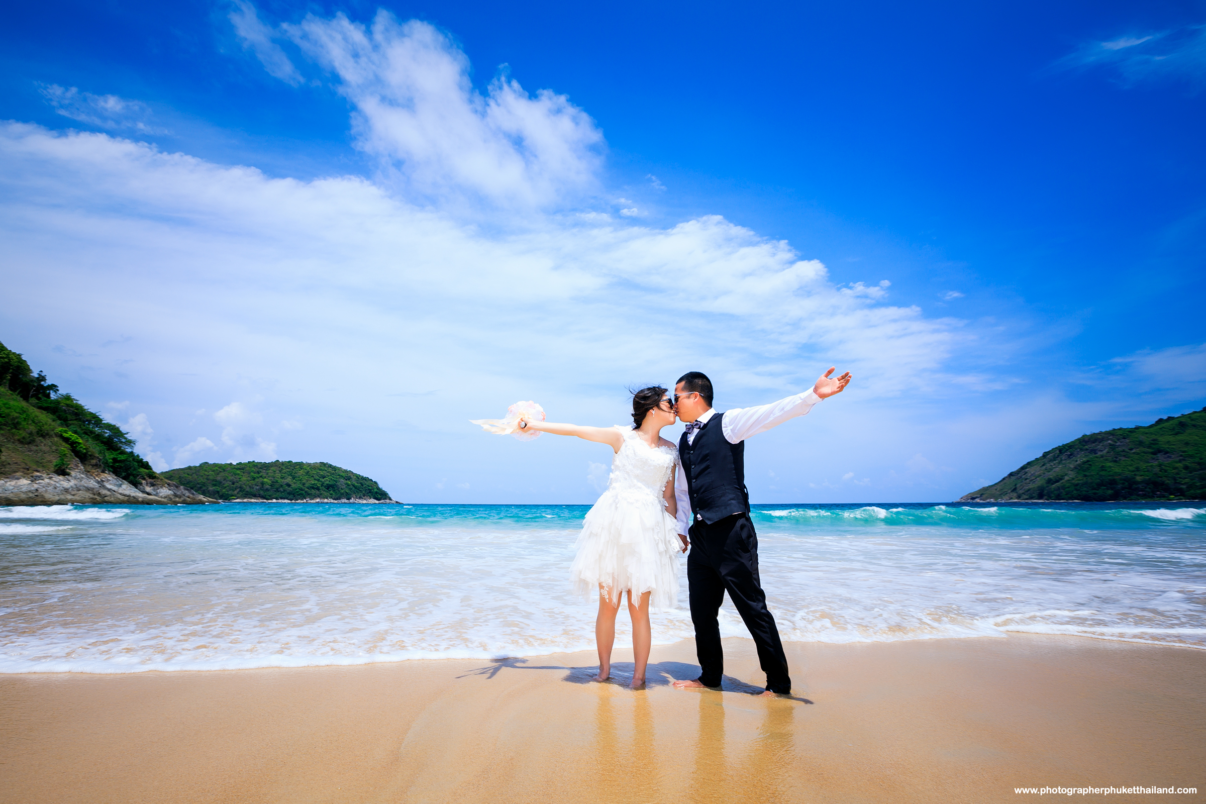 pre wedding photoshoot at naiharn beach phuket