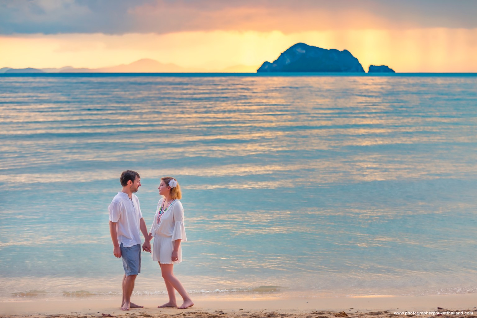 Honeymoon couple photoshoot at Loh pared beach Koh yao yai Phang nga