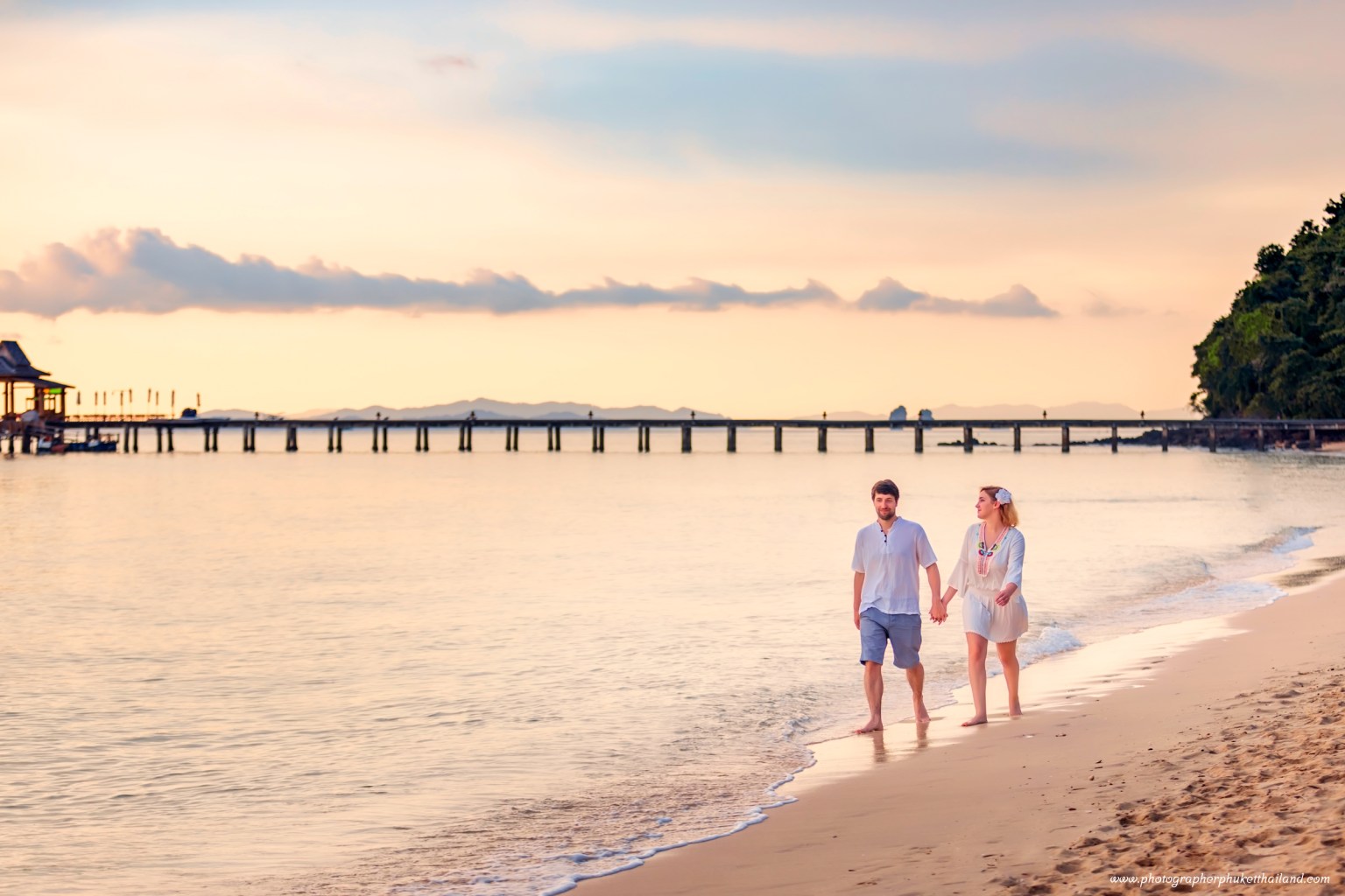 Honeymoon couple photoshoot at Loh pared beach Koh yao yai Phang nga