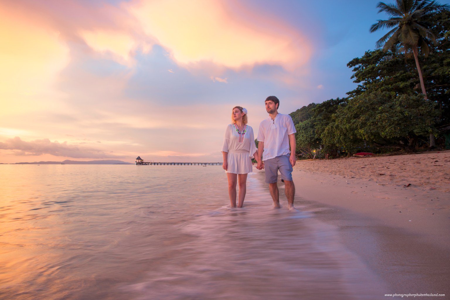 Honeymoon couple photoshoot at Loh pared beach Koh yao yai Phang nga