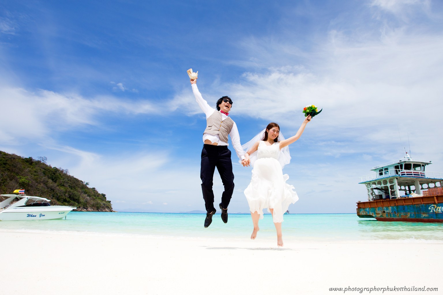 pre wedding photoshoot at racha yai island phuket