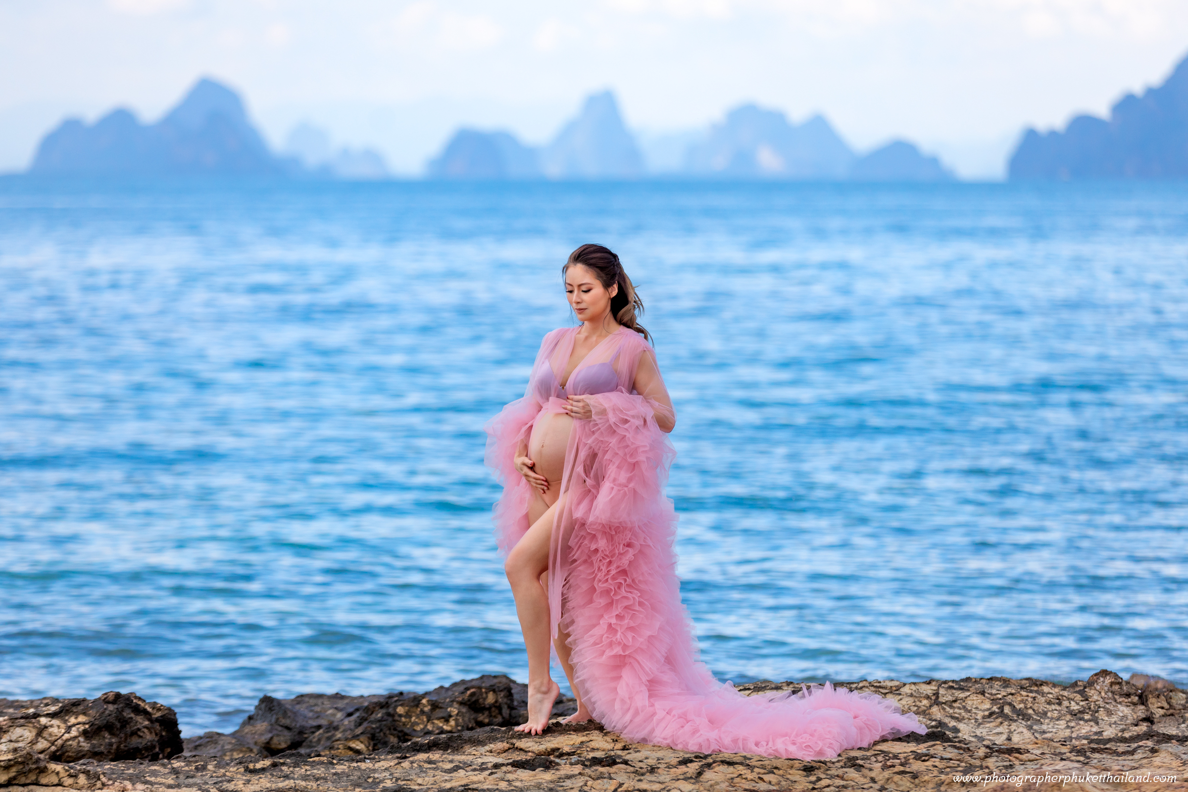 Maternity photoshoot at the naka island resort by phuket photographer