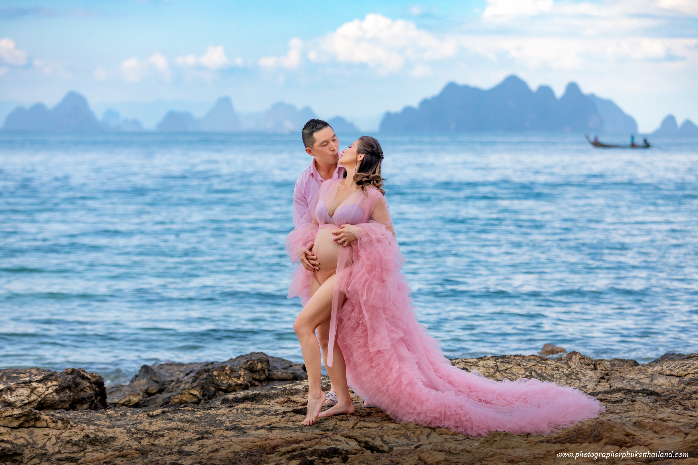 Maternity photoshoot at the naka island resort by phuket photographer