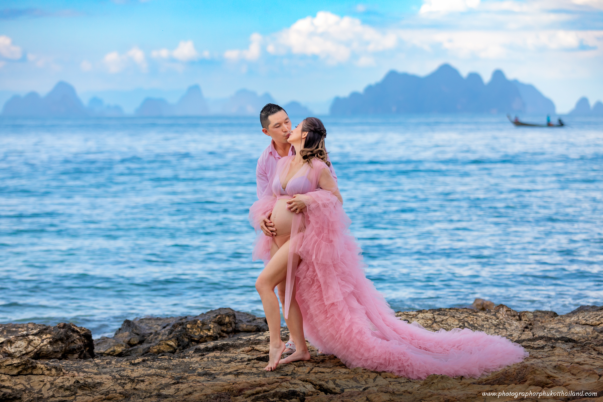 Maternity photoshoot at the naka island resort by phuket photographer