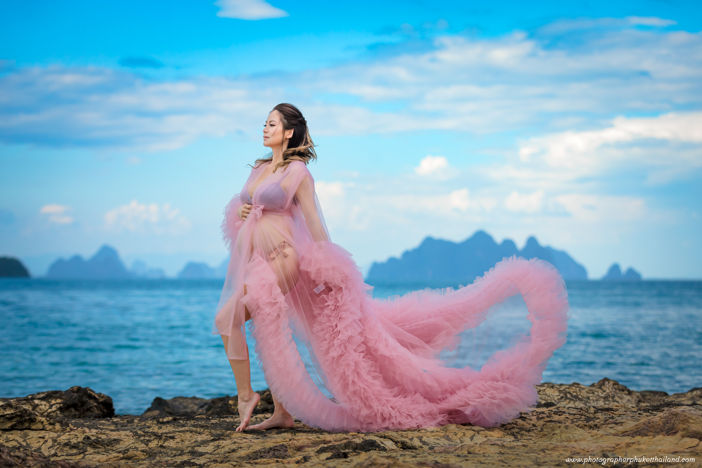 Maternity photoshoot at the naka island resort by phuket photographer