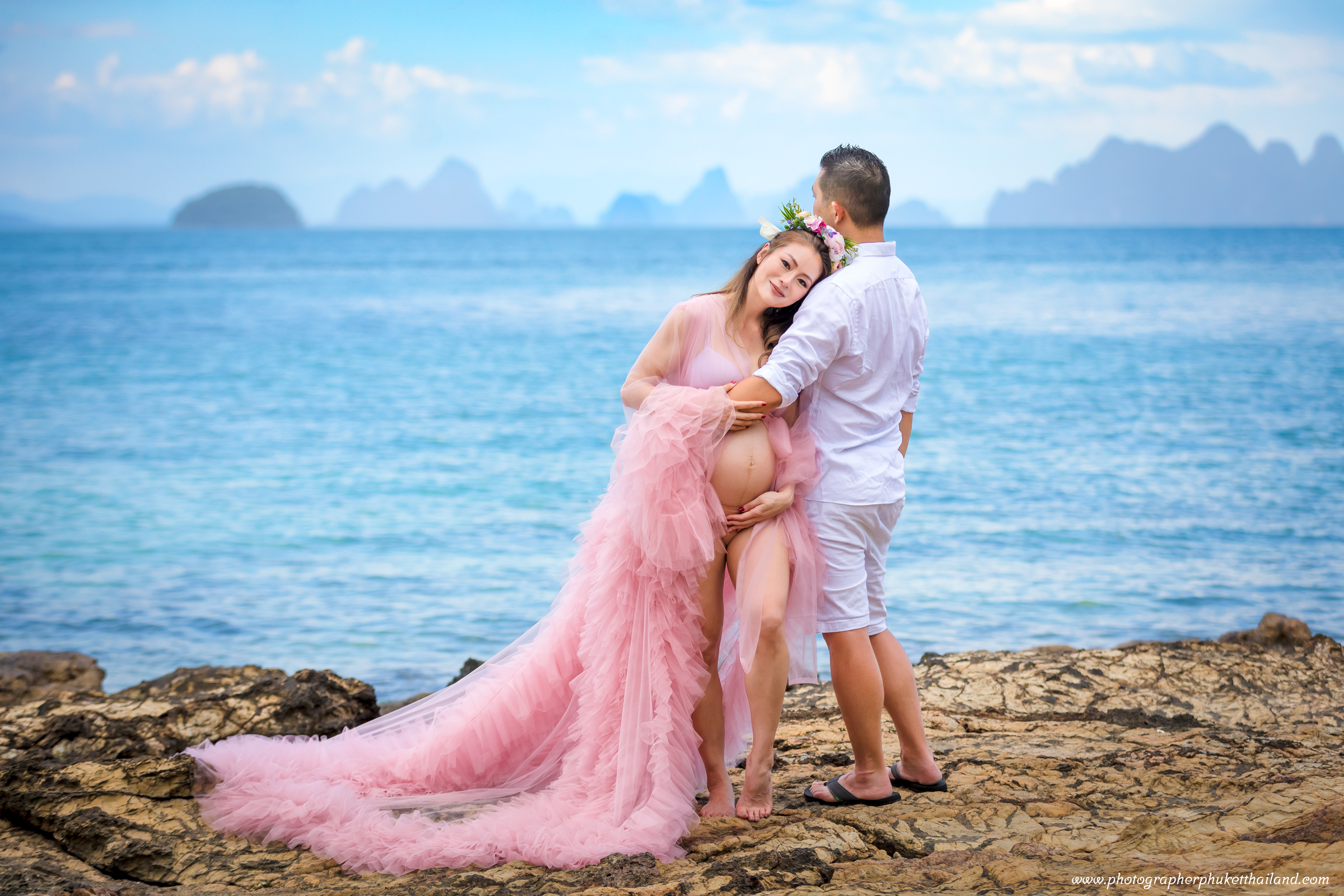 Maternity photoshoot at the naka island resort by phuket photographer