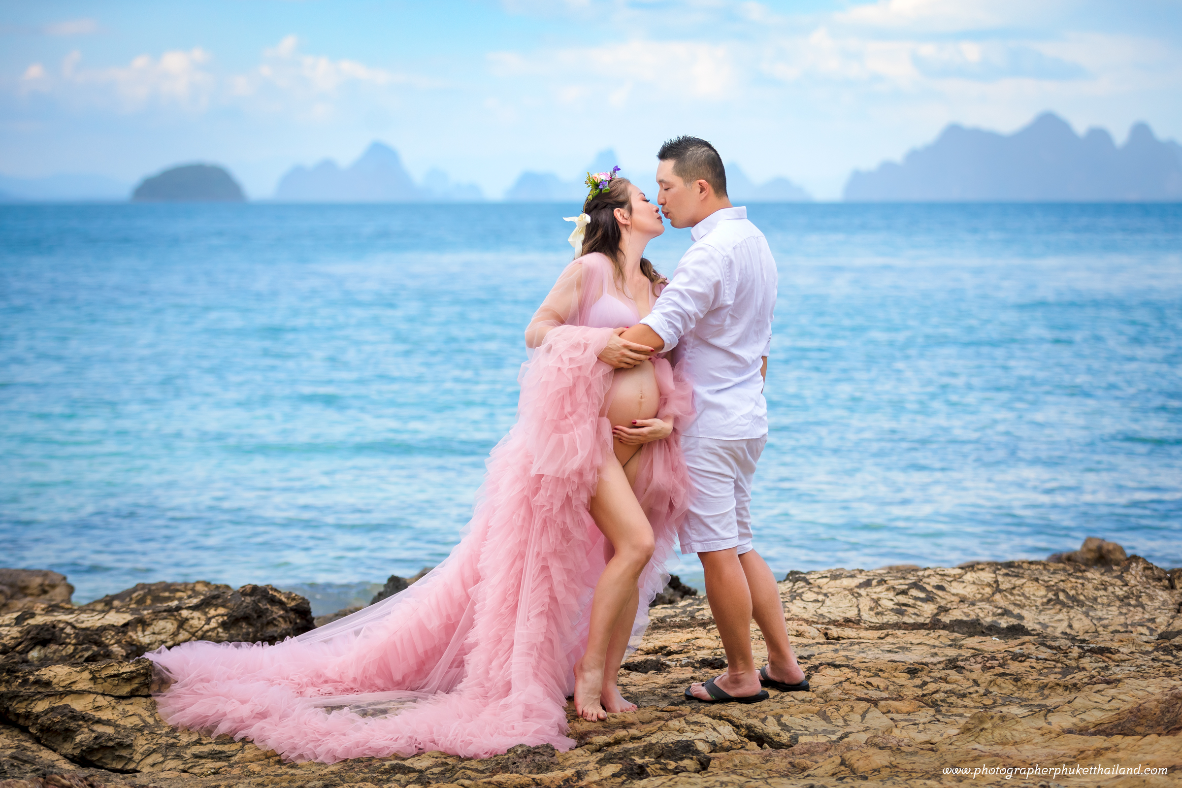 Maternity photoshoot at the naka island resort by phuket photographer