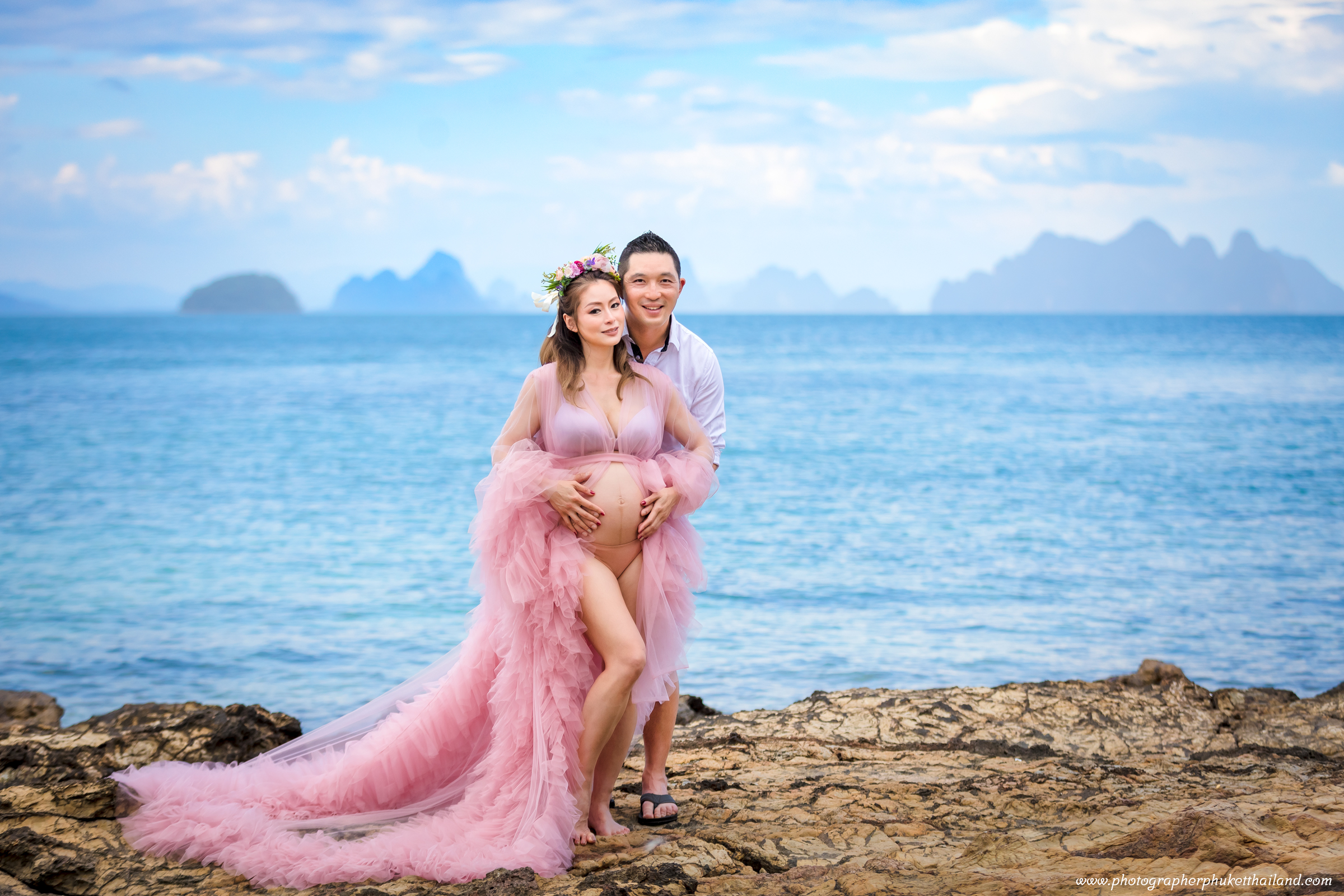 Maternity photoshoot at the naka island resort by phuket photographer