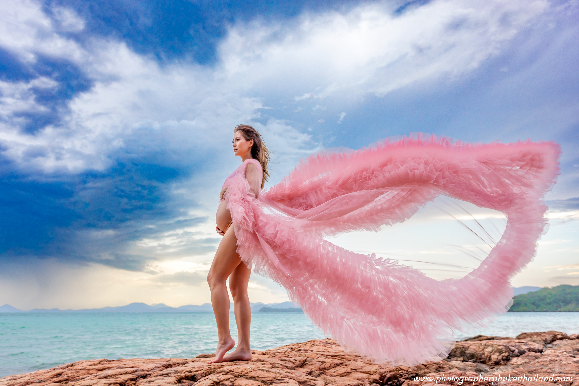 Maternity photoshoot at the naka island resort by phuket photographer