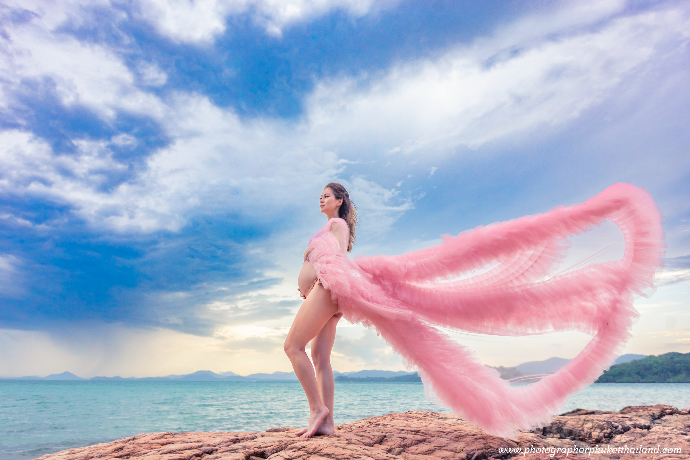 Maternity photoshoot at the naka island resort by phuket photographer