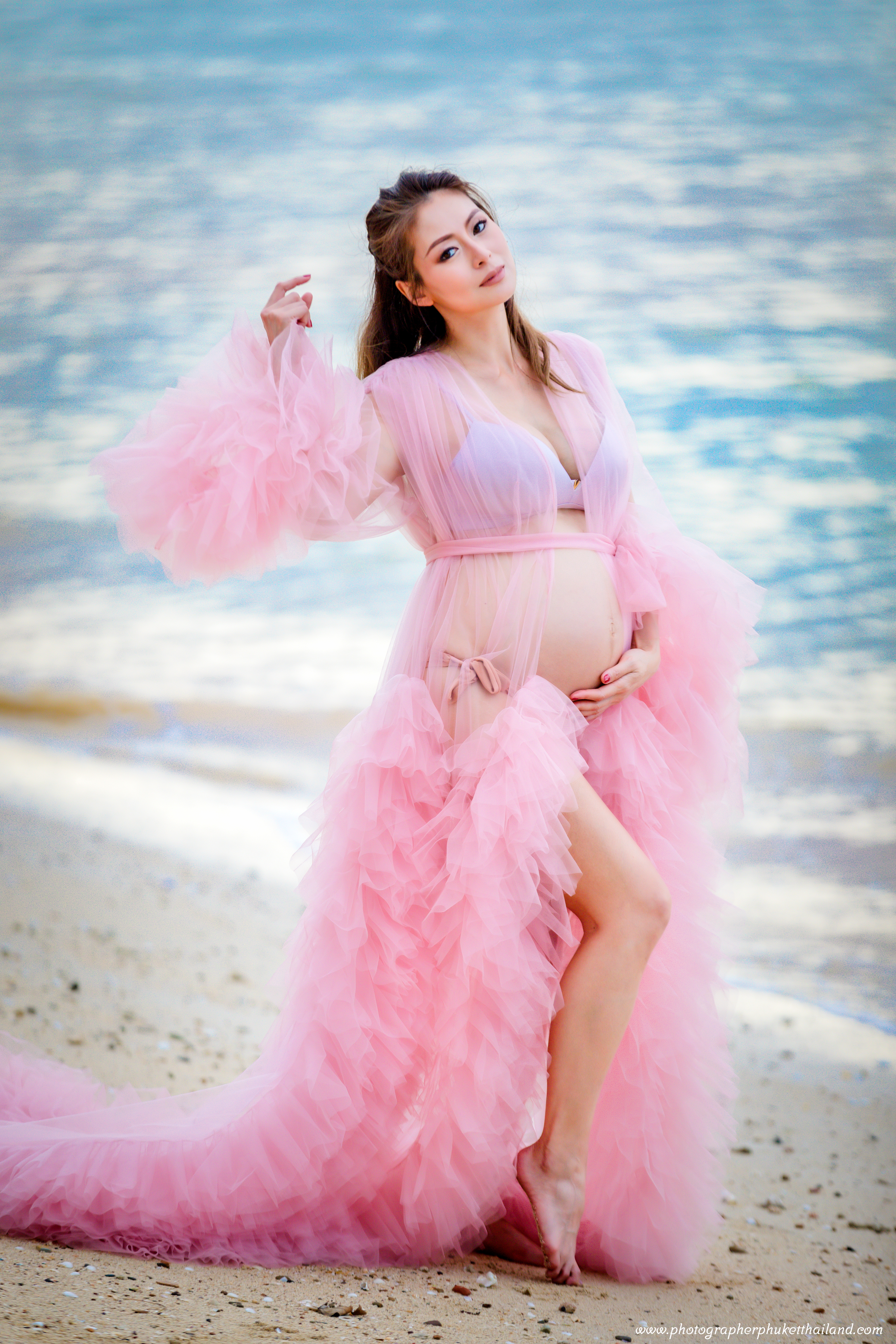 Maternity photoshoot at the naka island resort by phuket photographer
